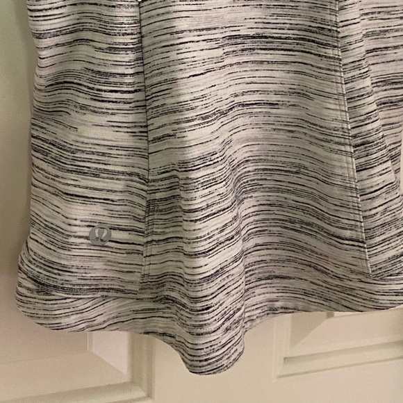 Lululemon Long Sleeve Shirt - Picture 4 of 9